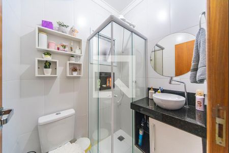 Banheiro  de apartamento à venda com 2 quartos, 50m² em Jardim Ocara, Santo André