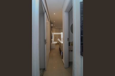 Corredor de casa de condomínio à venda com 2 quartos, 90m² em Tristeza, Porto Alegre