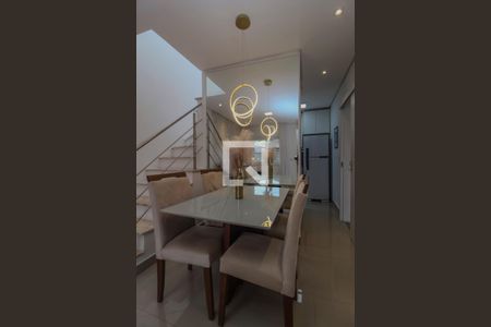 Sala de casa de condomínio à venda com 2 quartos, 90m² em Tristeza, Porto Alegre