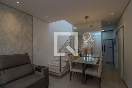Sala de casa de condomínio à venda com 2 quartos, 90m² em Tristeza, Porto Alegre