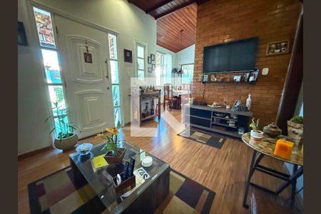 Casa à venda com 4 quartos, 137m² em Itaipu, Niterói