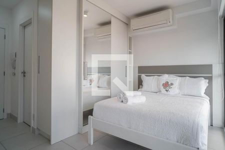 Sala/Quarto de apartamento à venda com 1 quarto, 24m² em Indianópolis, São Paulo