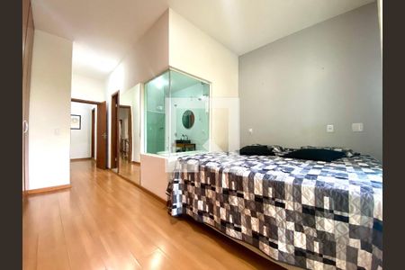 Quarto 1 de casa à venda com 3 quartos, 500m² em Trevo, Belo Horizonte
