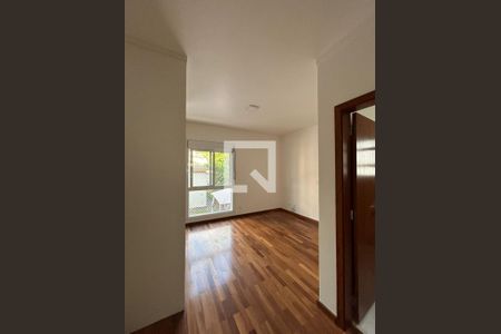Quarto de casa de condomínio para alugar com 3 quartos, 275m² em Terras do Madeira, Carapicuíba