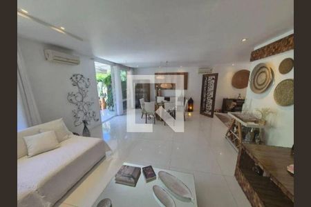 Casa à venda com 4 quartos, 312m² em Recreio dos Bandeirantes, Rio de Janeiro