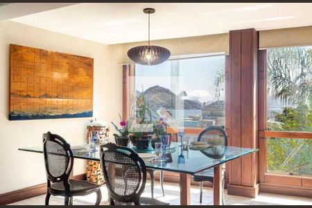 Casa à venda com 5 quartos, 525m² em São Francisco, Niterói