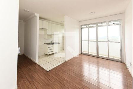 Sala de apartamento para alugar com 2 quartos, 60m² em Cinco, Contagem