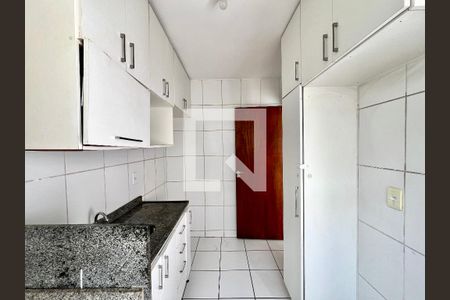 Cozinha de apartamento à venda com 3 quartos, 60m² em Santa Branca, Belo Horizonte