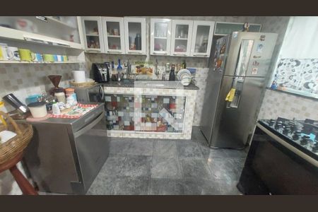 Cozinha de casa de condomínio à venda com 4 quartos, 159m² em Taquara, Rio de Janeiro