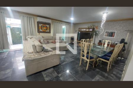 Sala de casa de condomínio à venda com 4 quartos, 159m² em Taquara, Rio de Janeiro