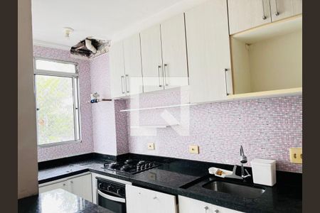 Cozinha de apartamento para alugar com 2 quartos, 122m² em Jardim Santa Teresinha, São Paulo