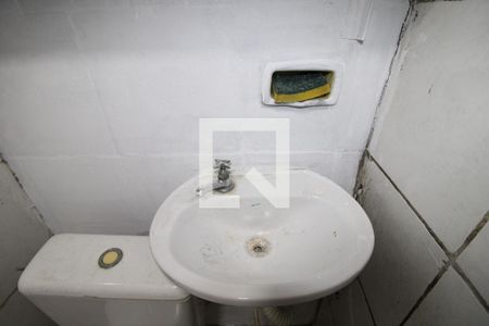 Banheiro de casa para alugar com 1 quarto, 1100m² em Parque Santa Rita, São Paulo