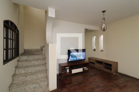 Sala de casa para alugar com 6 quartos, 600m² em Vila Regina, São Paulo