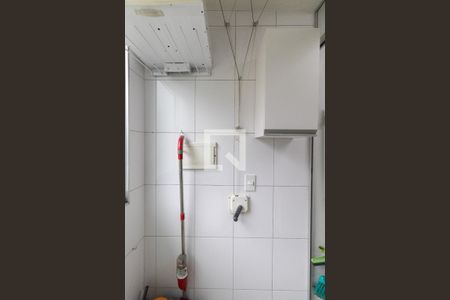 Cozinha e Área de Serviço de apartamento para alugar com 2 quartos, 47m² em Jardim Santa Teresinha, São Paulo