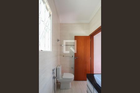 Banheiro da Suíte de casa à venda com 3 quartos, 477m² em Planalto, Belo Horizonte