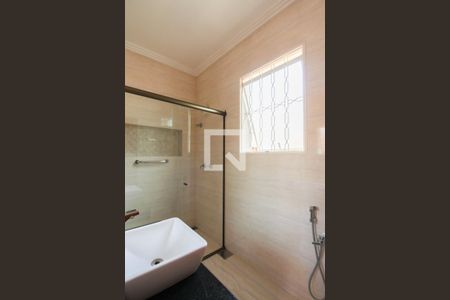 Banheiro da Suíte de casa à venda com 3 quartos, 477m² em Planalto, Belo Horizonte