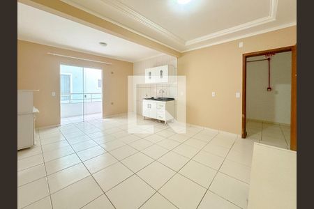 Sala de TV de apartamento para alugar com 2 quartos, 67m² em Ingleses Norte, Florianópolis