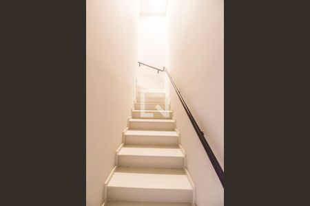 Escada de casa de condomínio à venda com 3 quartos, 153m² em Alphaville, Santana de Parnaíba