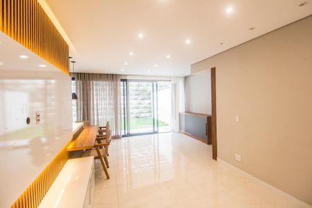 Sala  de casa de condomínio à venda com 3 quartos, 153m² em Alphaville, Santana de Parnaíba