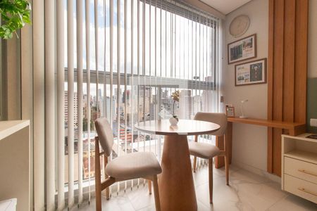 Detalhe de kitnet/studio para alugar com 1 quarto, 20m² em Centro, Curitiba