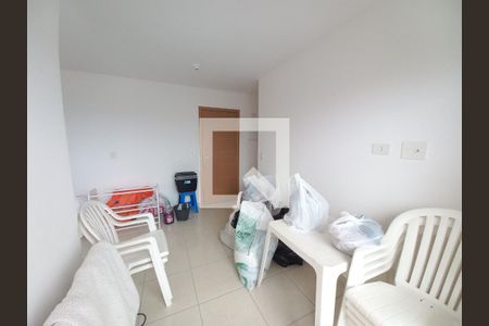 Sala de apartamento para alugar com 2 quartos, 46m² em Parque Sao Vicente, São Vicente