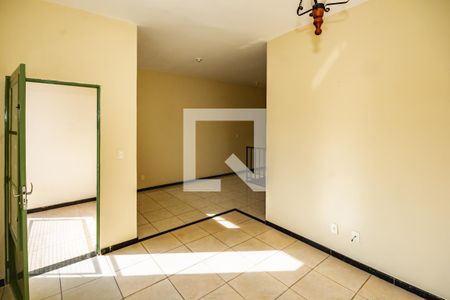 Casa à venda com 3 quartos, 217m² em Paquetá, Belo Horizonte