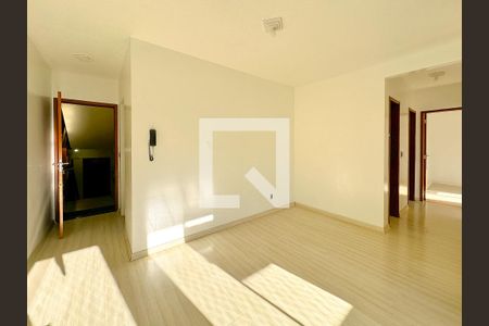 Sala  de apartamento para alugar com 3 quartos, 52m² em Serraria, São José
