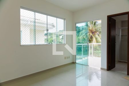 Sala de casa de condomínio para alugar com 4 quartos, 126m² em Nova Esperança, Rio das Ostras