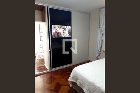 Casa à venda com 3 quartos, 229m² em Vila Paiva, São Paulo
