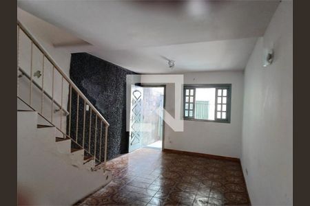 Casa à venda com 3 quartos, 106m² em Chora Menino, São Paulo