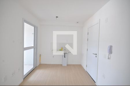 Sala/Cozinha de apartamento para alugar com 2 quartos, 29m² em Vila Nilo, São Paulo