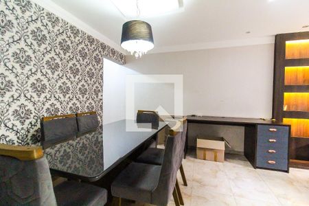 Sala de casa à venda com 3 quartos, 200m² em Conjunto Residencial José Bonifácio, São Paulo