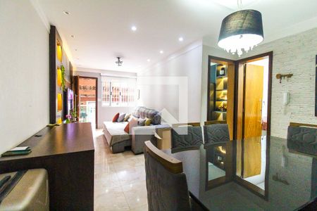 Sala de casa à venda com 3 quartos, 200m² em Conjunto Residencial José Bonifácio, São Paulo