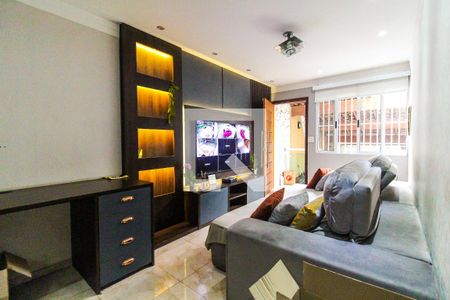 Sala de casa à venda com 3 quartos, 200m² em Conjunto Residencial José Bonifácio, São Paulo