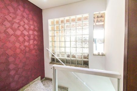Hall de casa à venda com 3 quartos, 200m² em Conjunto Residencial José Bonifácio, São Paulo