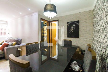 Sala de casa à venda com 3 quartos, 200m² em Conjunto Residencial José Bonifácio, São Paulo