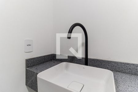 Banheiro de kitnet/studio para alugar com 1 quarto, 24m² em Vila Buarque, São Paulo
