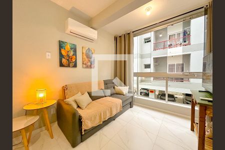 Sala de TV de apartamento para alugar com 1 quarto, 54m² em Cachoeira do Bom Jesus, Florianópolis