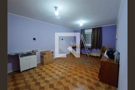 Casa à venda com 3 quartos, 250m² em Vila Brasilina, São Paulo