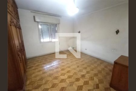 Casa à venda com 3 quartos, 250m² em Vila Brasilina, São Paulo