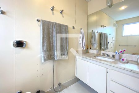 Banheiro da Suíte de apartamento à venda com 3 quartos, 100m² em Sion, Belo Horizonte
