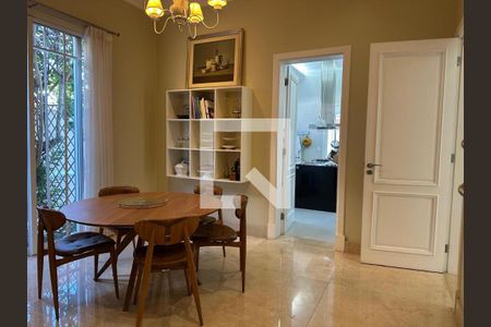 Casa à venda com 5 quartos, 907m² em Alphaville Residencial Um, Barueri