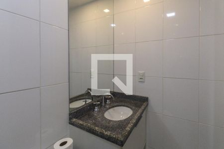 Banheiro de apartamento para alugar com 2 quartos, 49m² em Carandiru, São Paulo