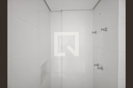 Banheiro Social de kitnet/studio para alugar com 0 quarto, 32m² em Picanço, Guarulhos
