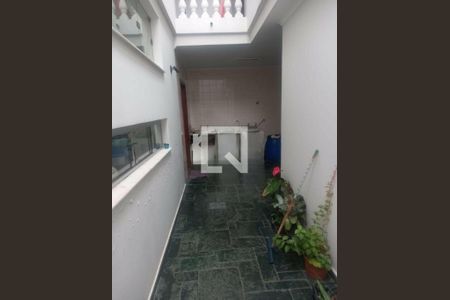 Casa à venda com 4 quartos, 240m² em Jardim dos Prados, São Paulo