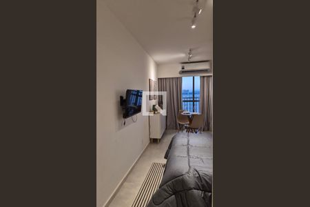 Sala / Quarto de kitnet/studio à venda com 1 quarto, 30m² em Centro, Rio de Janeiro