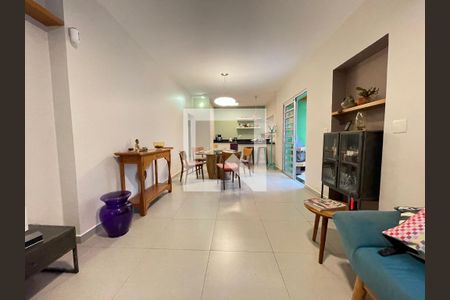 Sala de casa para alugar com 3 quartos, 220m² em Vila Pirajussara, São Paulo