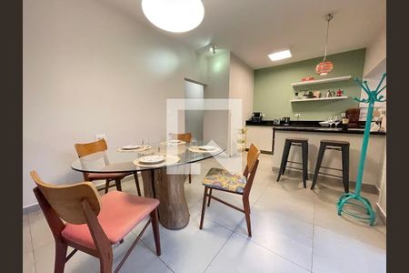 Sala de casa para alugar com 3 quartos, 220m² em Vila Pirajussara, São Paulo