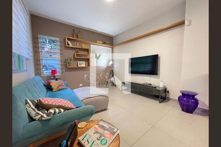 Sala de casa para alugar com 3 quartos, 220m² em Vila Pirajussara, São Paulo