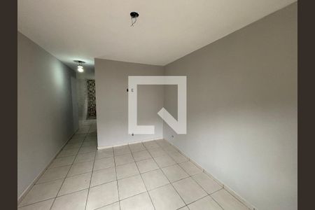 Sala de casa para alugar com 2 quartos, 75m² em Jardim Marilu, Cotia
